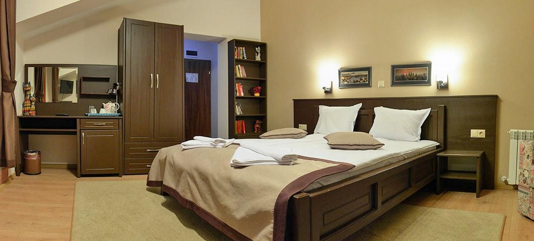 Family Hotel Balkanci Uzana Esterno foto