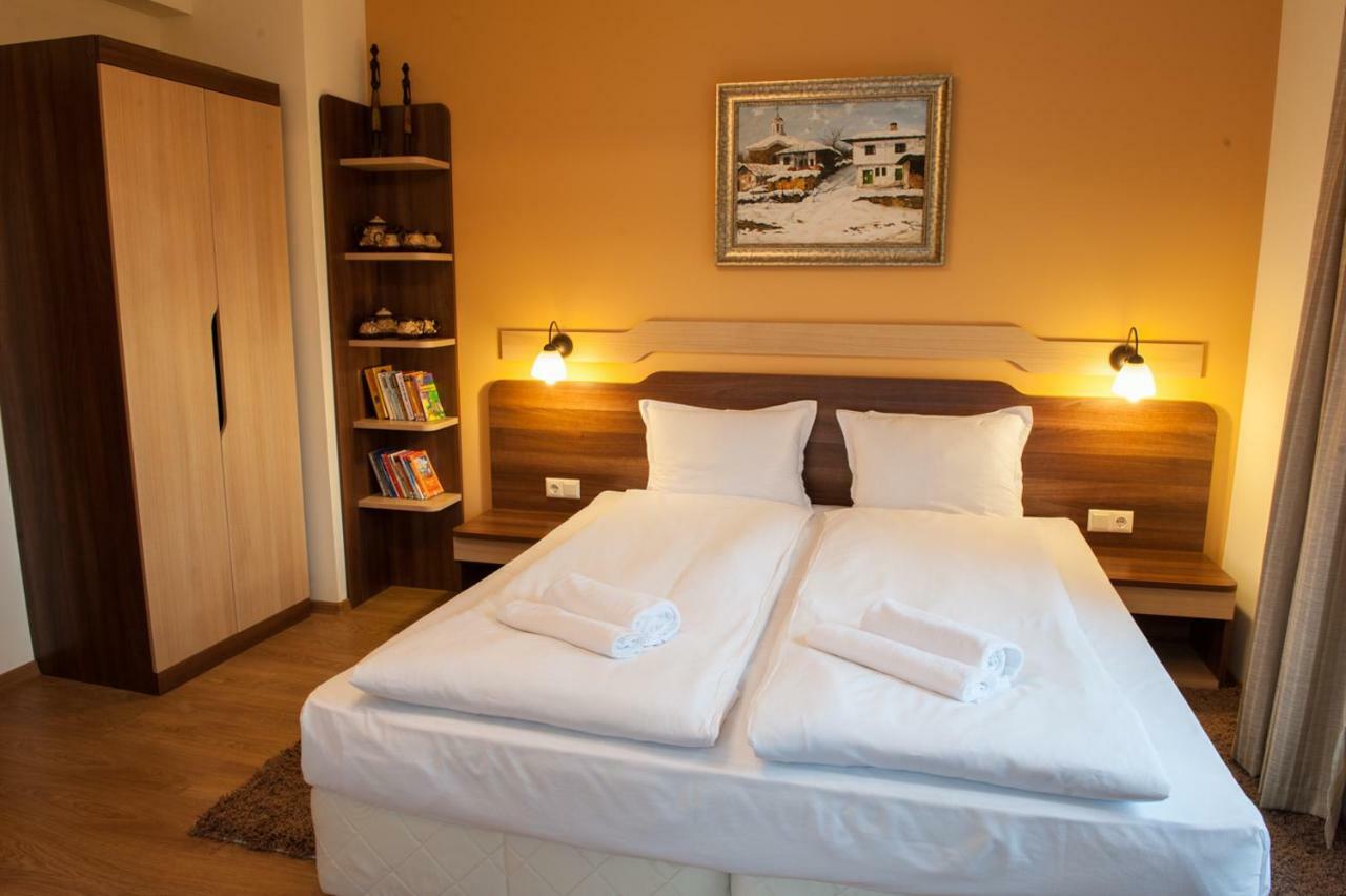 Family Hotel Balkanci Uzana Esterno foto